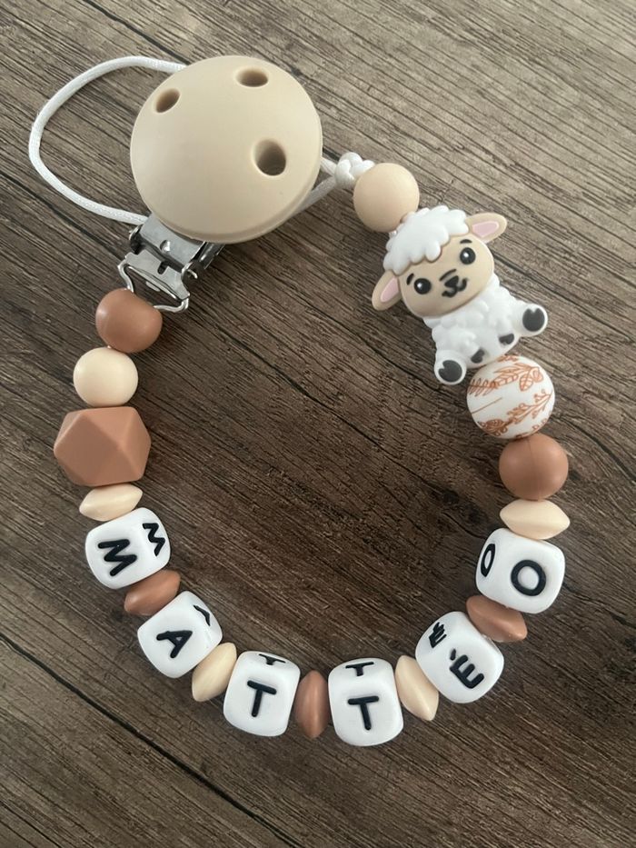 Attache tétine personnalisée mouton - photo numéro 2