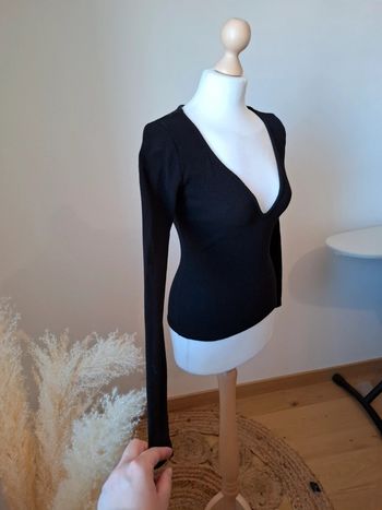 Top noir côtelé décolleté taille S 36
