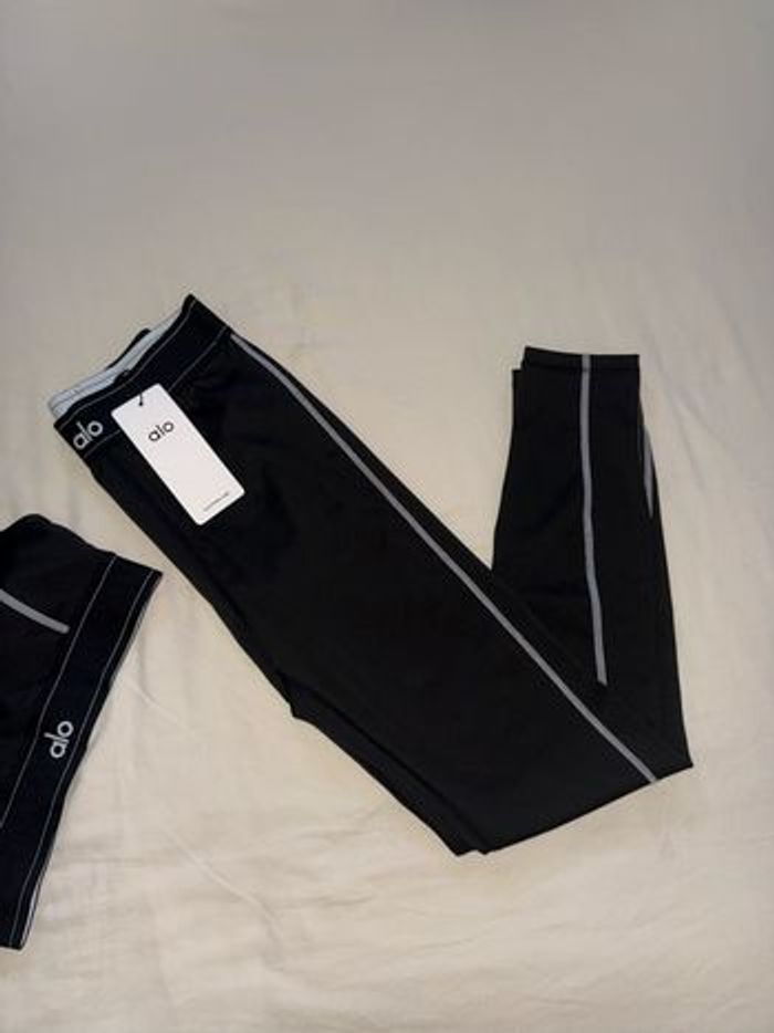 Ensemble Alo yoga legging + brassière - photo numéro 5
