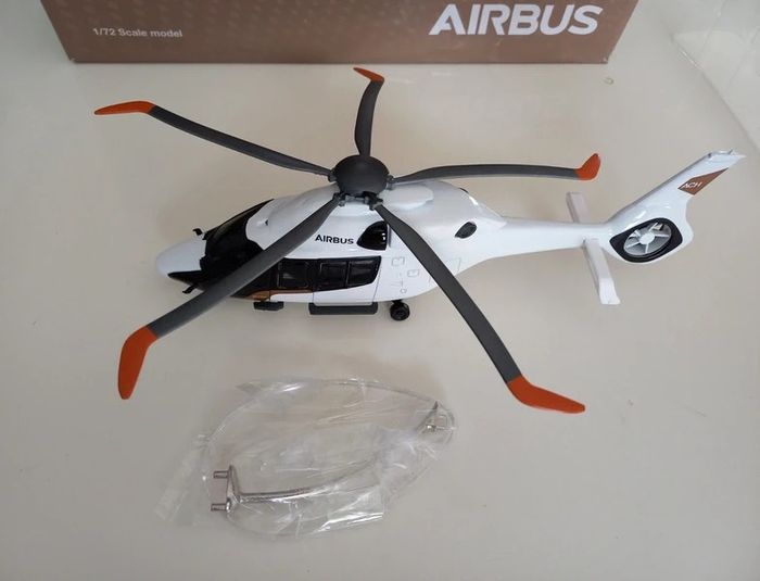Maquette hélicoptère Ach160 Airbus Helicopters 1/72 - photo numéro 4
