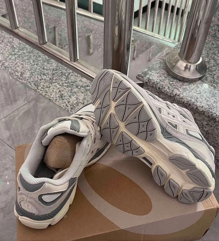 Asics GEL-NYC Gris 42.5 - photo numéro 5