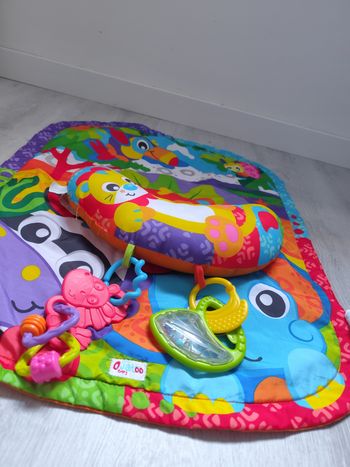 Tapis de motricité bebe excellent état 