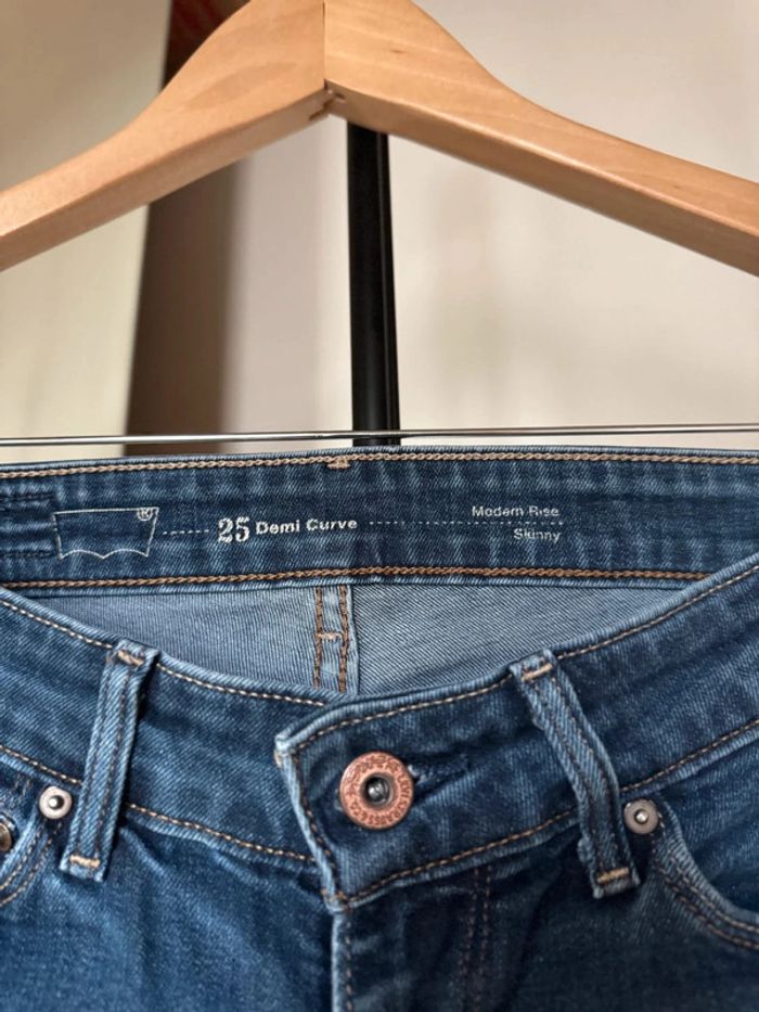 jean bleu foncé w 25 Demi Curve Modern Rise skinny levis - photo numéro 2