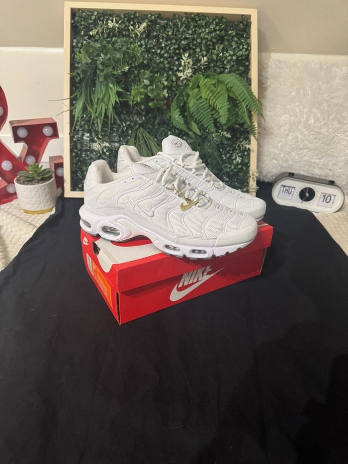 Chaussure  blanche  TN - photo numéro 4