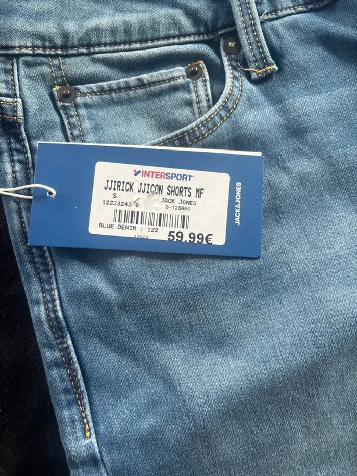 Short jeans neuf - photo numéro 3