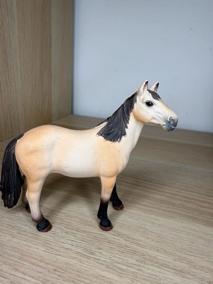 Jument mustang schleich