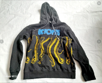 Sweat à capuche homme noir avec des motifs bleu, vert et jaune Octopus taille M