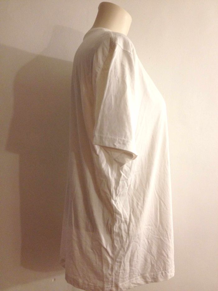 T shirt léger blanc ◦ col rond ◦ manches courtes ◦ look masculin ◦ taille 40 ◦ tex - photo numéro 2