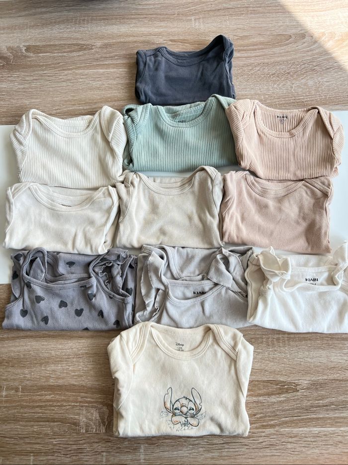 Gros lot vêtements fille 12 mois - photo numéro 4