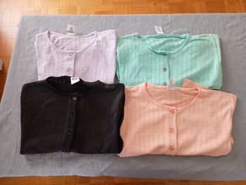 Lot 4 tops