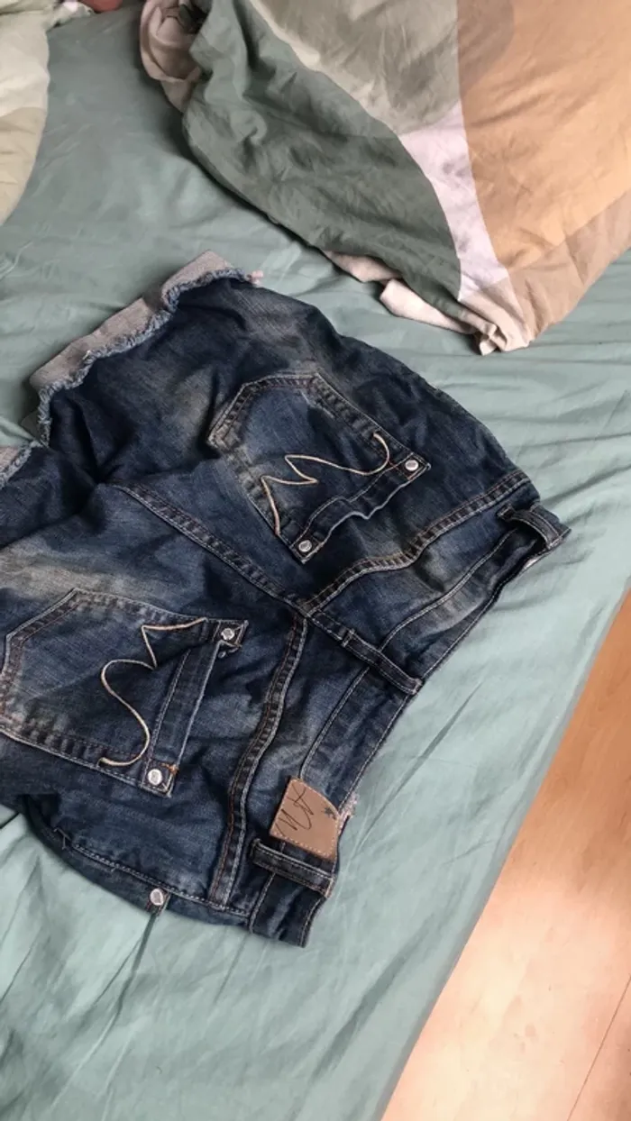 Short en jeans taille 34 - photo numéro 3