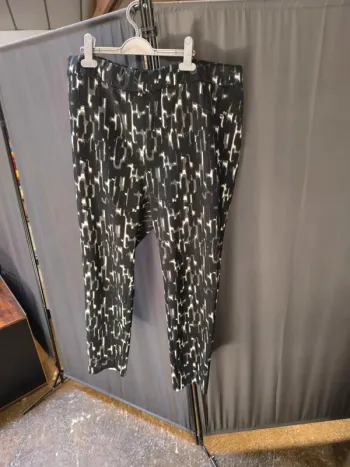 225532 pantalon noir gris blanc 50