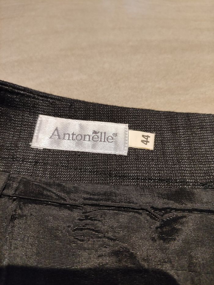 Jupe mi-longue noire - photo numéro 4