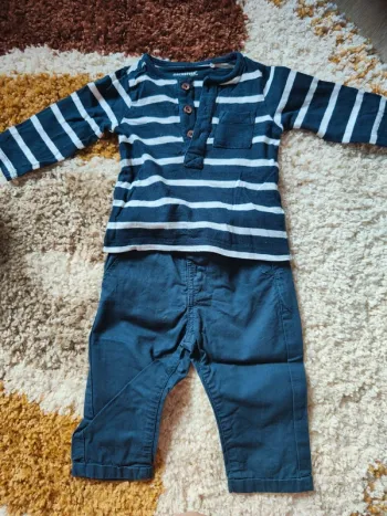 Ensemble pantalon et t-shirt manche longue