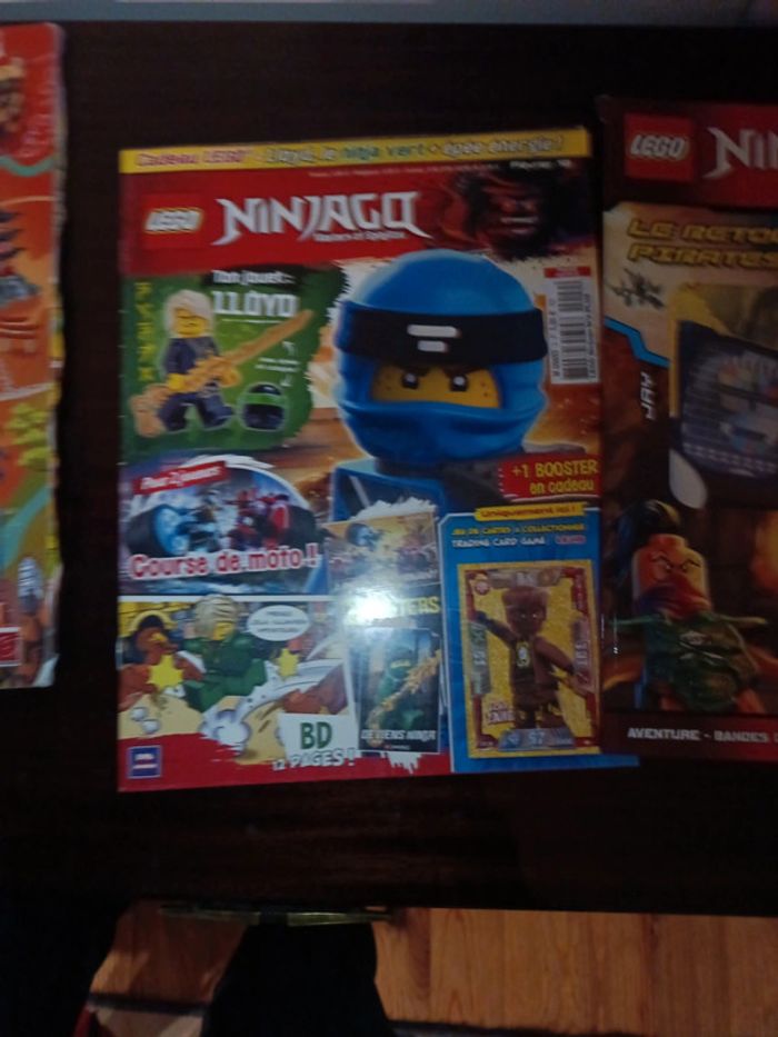 l'Atlas du monde Ninjago et 2 magazines - photo numéro 3