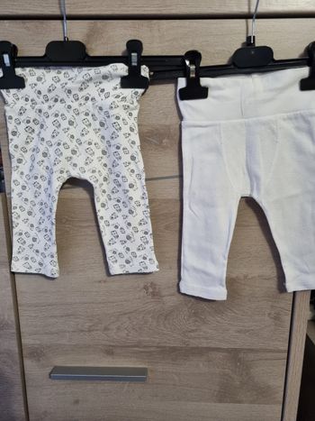 Lot 2 leggings 9 mois vertbaudet 