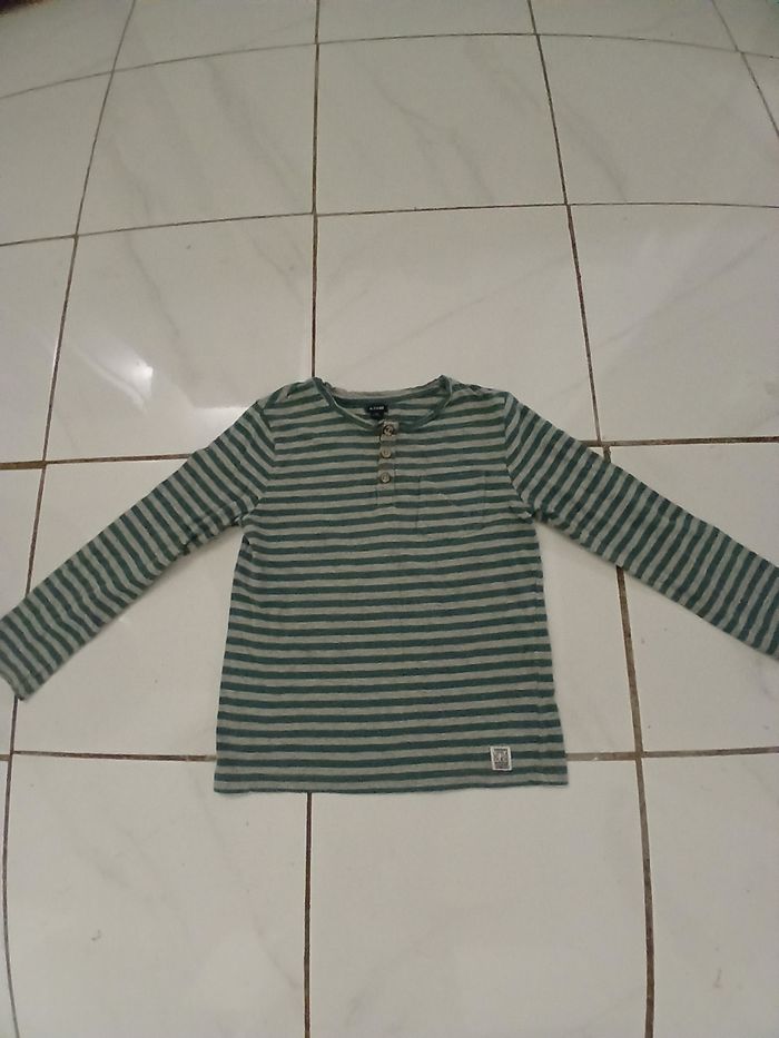 Pull fin en coton garcon taille 8 ans marque kiabi a rayure gris vert - photo numéro 3