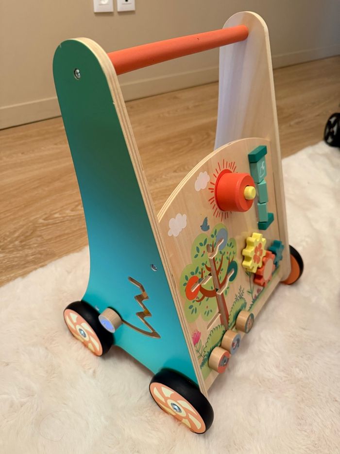 Chariot de marche avec activités - photo numéro 2