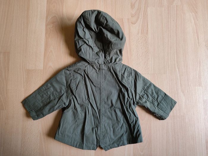 Veste coupe-vent à capuche kaki neuve Kiabi en 3M - photo numéro 2