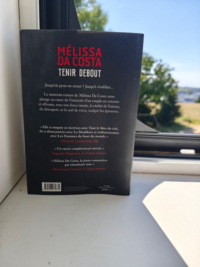 Livre Tenir debout - photo numéro 2