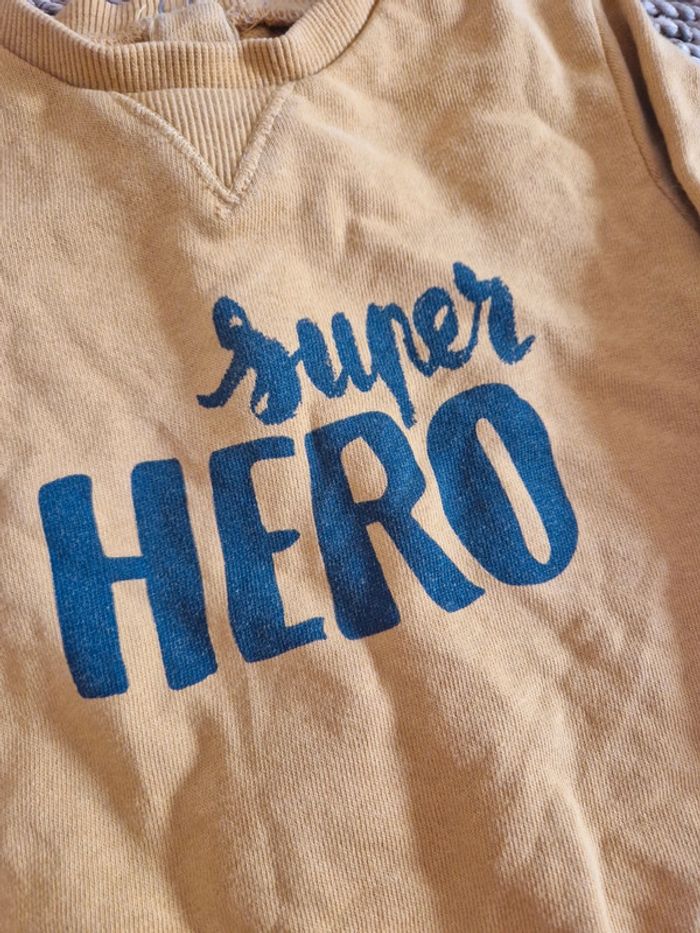 Sweat jaune moutarde super hero Kiabi 🦊24 mois🦊 - photo numéro 2