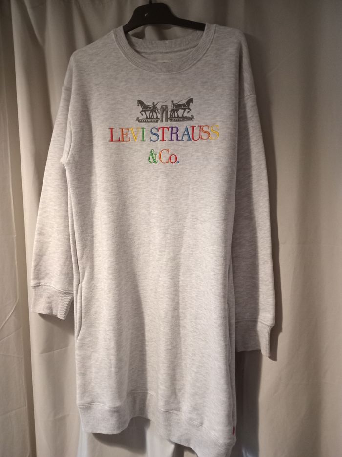 Robe pull molletonné taille 14ans Levi's tbe