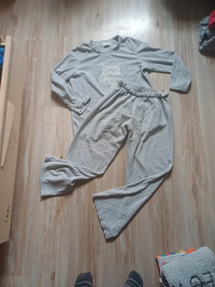 Lot 2 pyjamas chaud hiver taille 38/40 - photo numéro 9