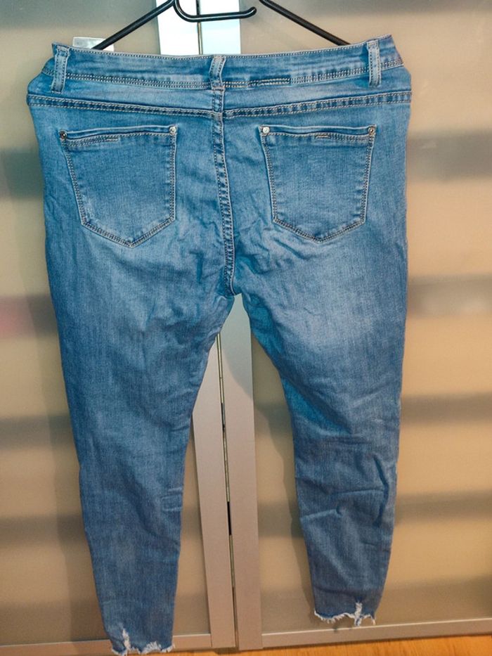 Jean troué skinny Lemone taille 38 / M - photo numéro 2
