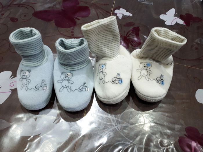 Petits chaussons naissance nounours