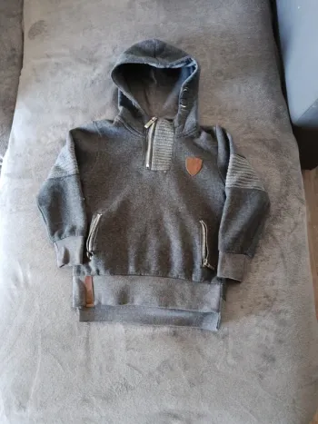 Pull chaud 4 ans, Squared & Cubed