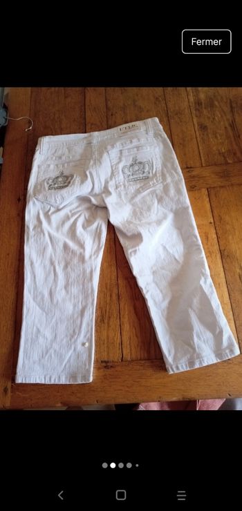 Pantalon - pantacourt en Jeans, neuf taille 40 avec broderie argentée