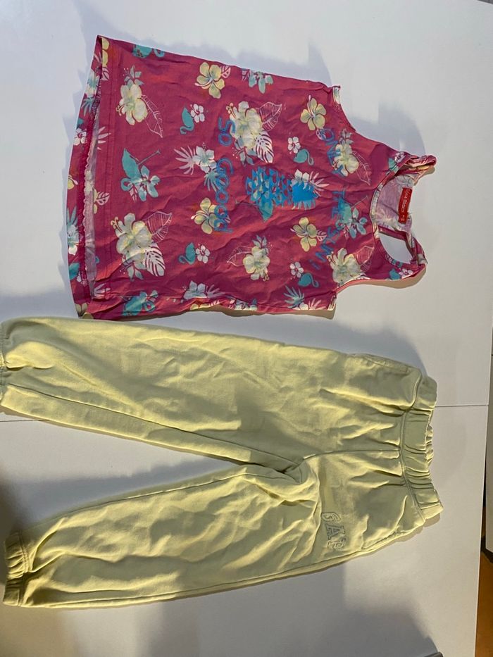 Lot de 2 vêtements fllle taille 5 ans - photo numéro 3