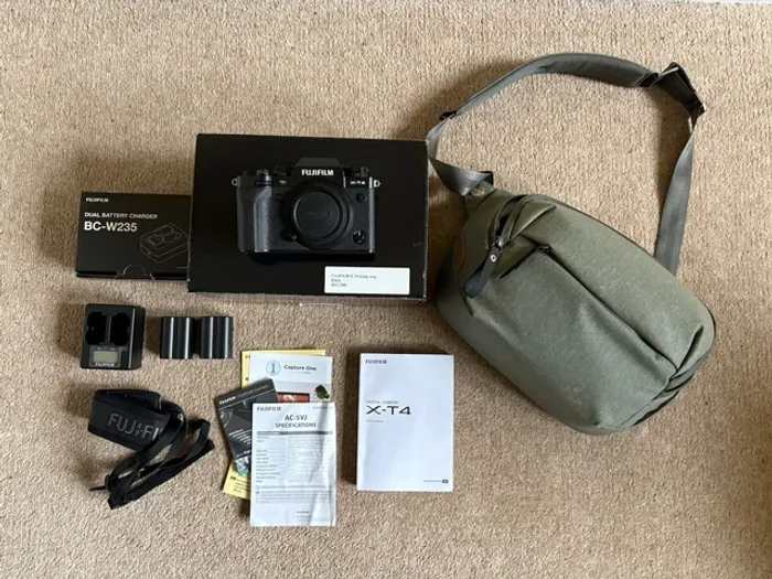 Boîtier Fujifilm X-T4 peu utilisé + accessoires, il date de janvier 2024 - photo numéro 2