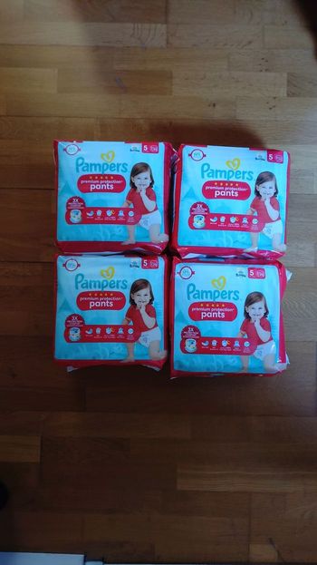 4 paquets de couches Pampers premium protection pants taille 5