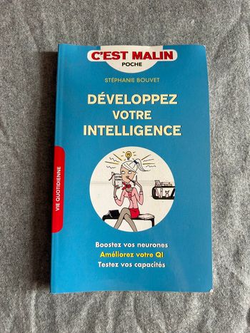 Livre de poche (développez votre intelligence)