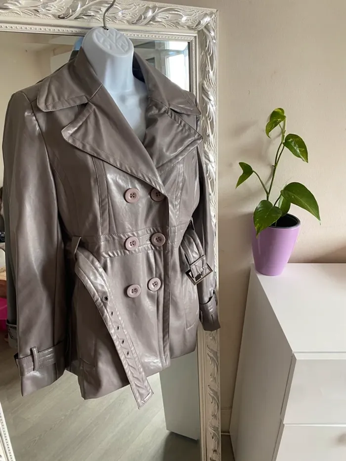 Monteau similicuir gris