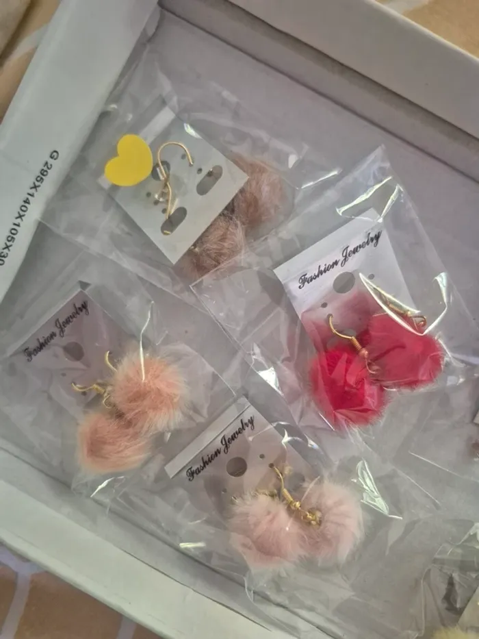 Lot boucles d'oreille fantaisie - photo numéro 3