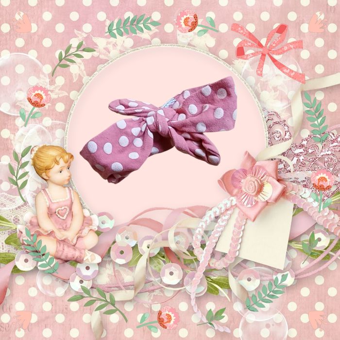 Un bandeau/turban pour bébé  fille, motif à pois irrésistible.