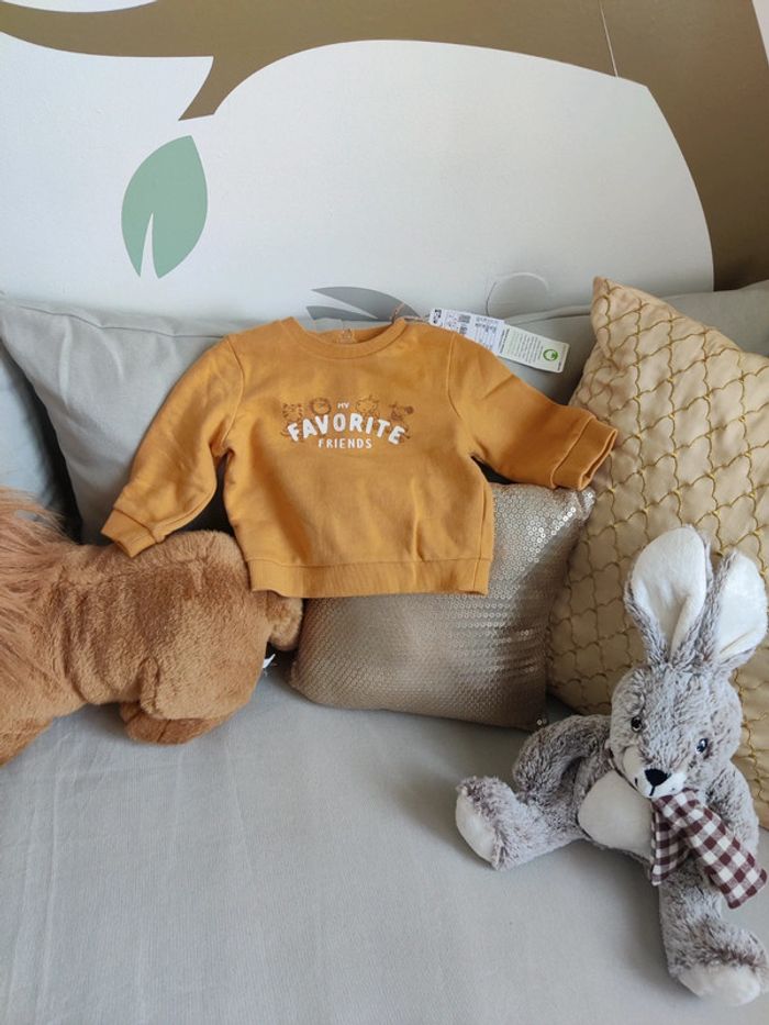 Sweat My favorite friends neuf