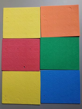 Lettres et chiffres en mousse