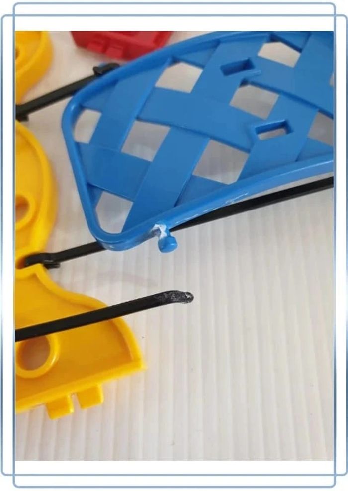 Aire de jeux Playmobil, bon état mais un morceau est cassé - photo numéro 8