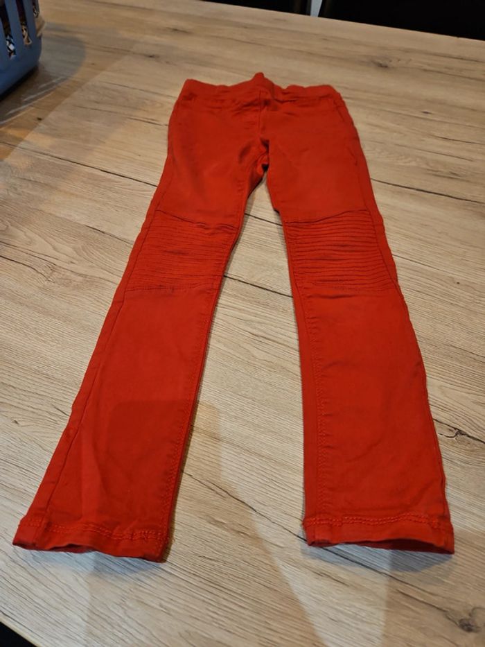 Pantalon rouge 6 ans