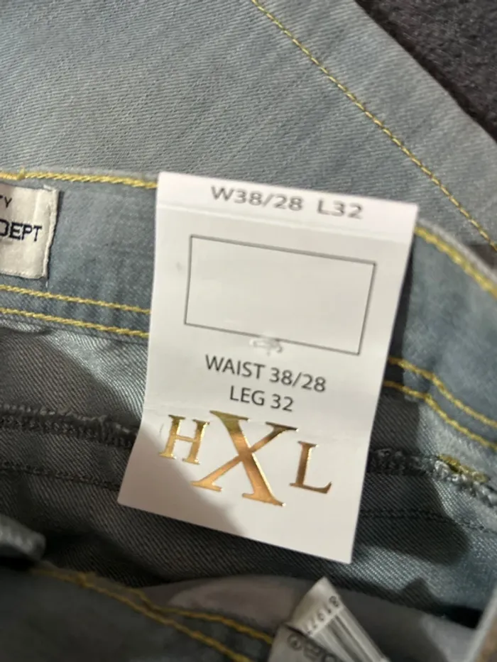 Jeans neuf - photo numéro 5