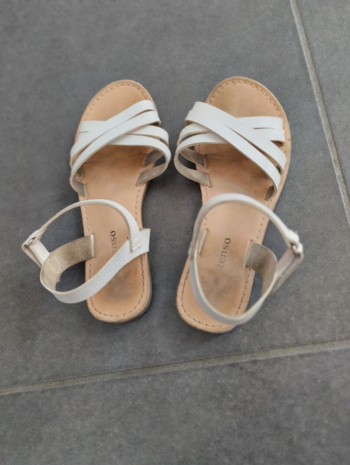 Sandales pointure 31 - photo numéro 2