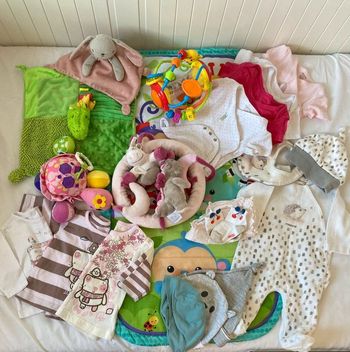 Grand lot d’articles pour bébé. 0-6 mois