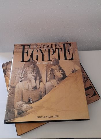 Magnifique ouvrage et son coffret Le voyage en Egypte  