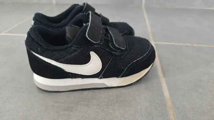 Basket nike noir et blanche - photo numéro 3