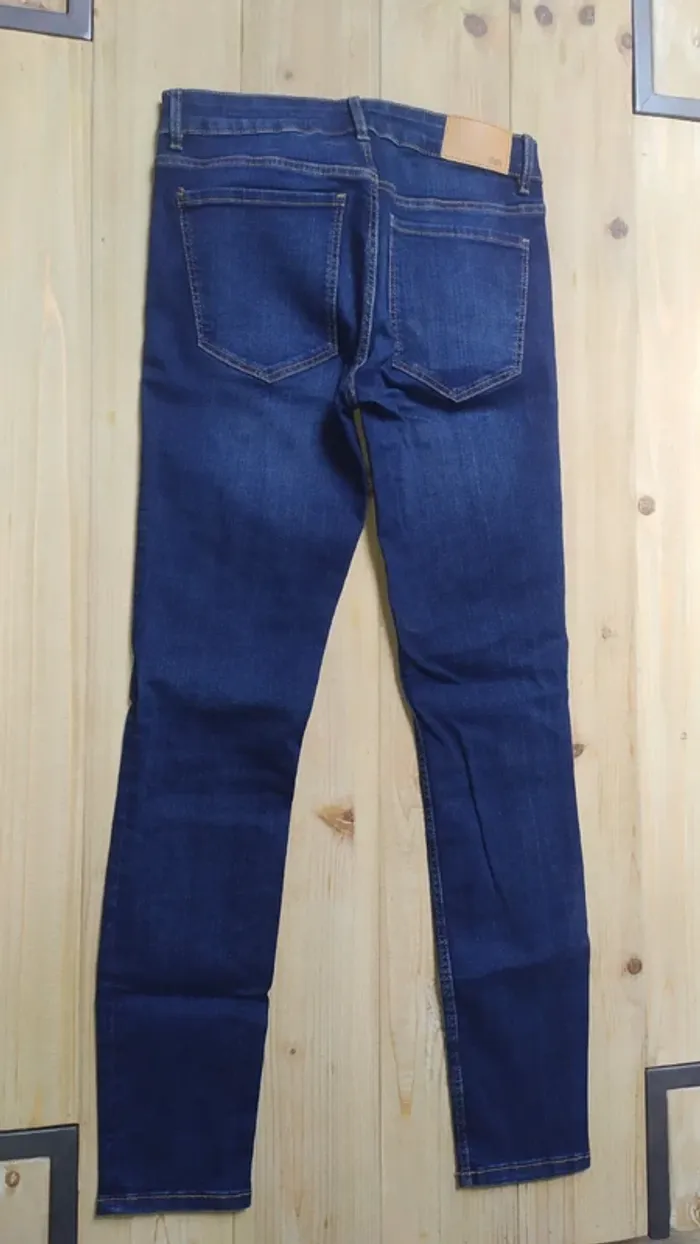 Jean brut de marque "ZARA" coupe skinny - photo numéro 2