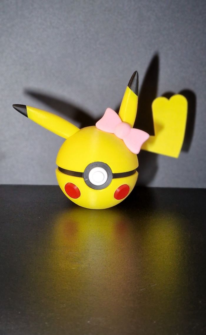 Pokéball imprimée en 3D – Modèle inspiré de pikachu femelle 🥰