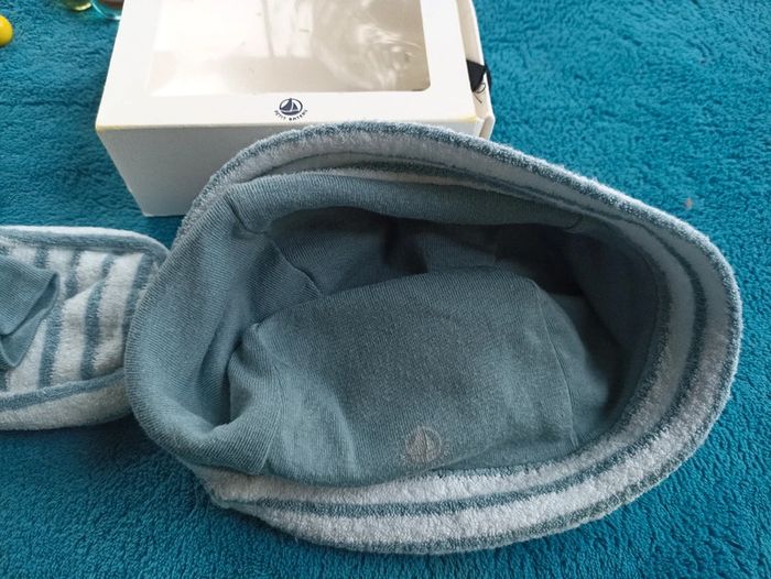 Coffret bonnet chaussons Petit Bateau 18m quasi neuf - photo numéro 4